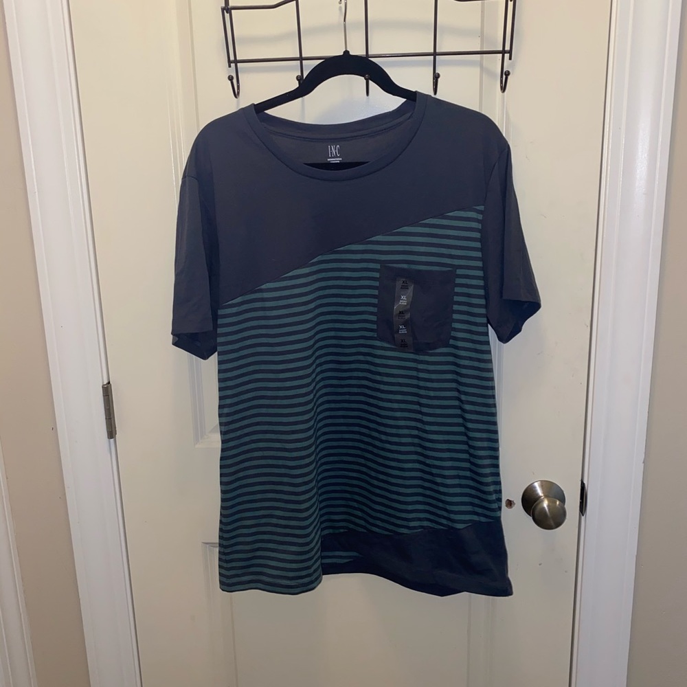 ***New Men’s Navy and teal striped tee